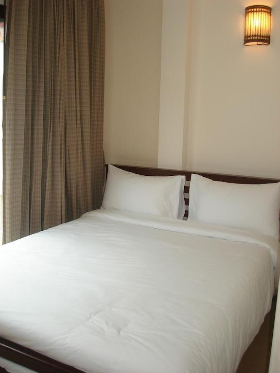 Tropicoza Hostel Patong Phòng bức ảnh