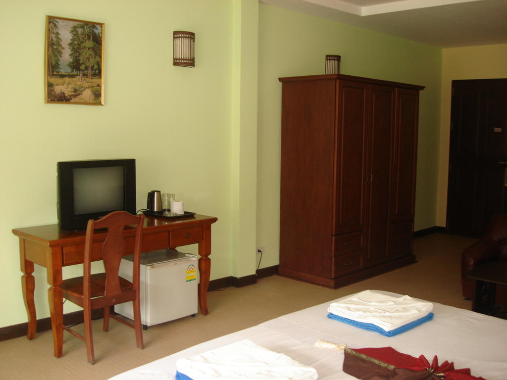 Tropicoza Hostel Patong Phòng bức ảnh