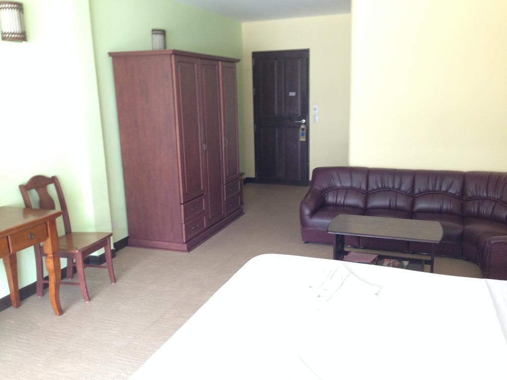 Tropicoza Hostel Patong Ngoại thất bức ảnh