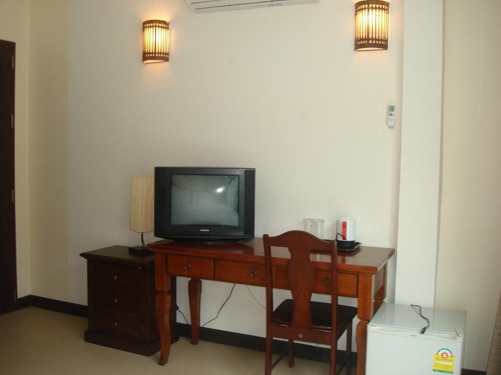 Tropicoza Hostel Patong Phòng bức ảnh