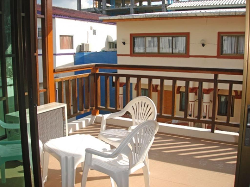Tropicoza Hostel Patong Phòng bức ảnh
