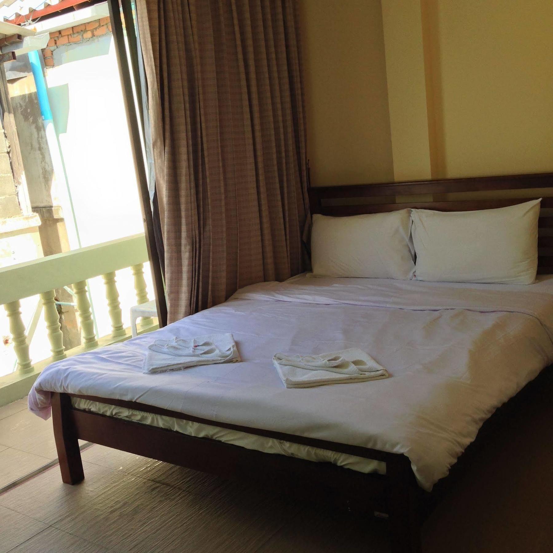 Tropicoza Hostel Patong Ngoại thất bức ảnh