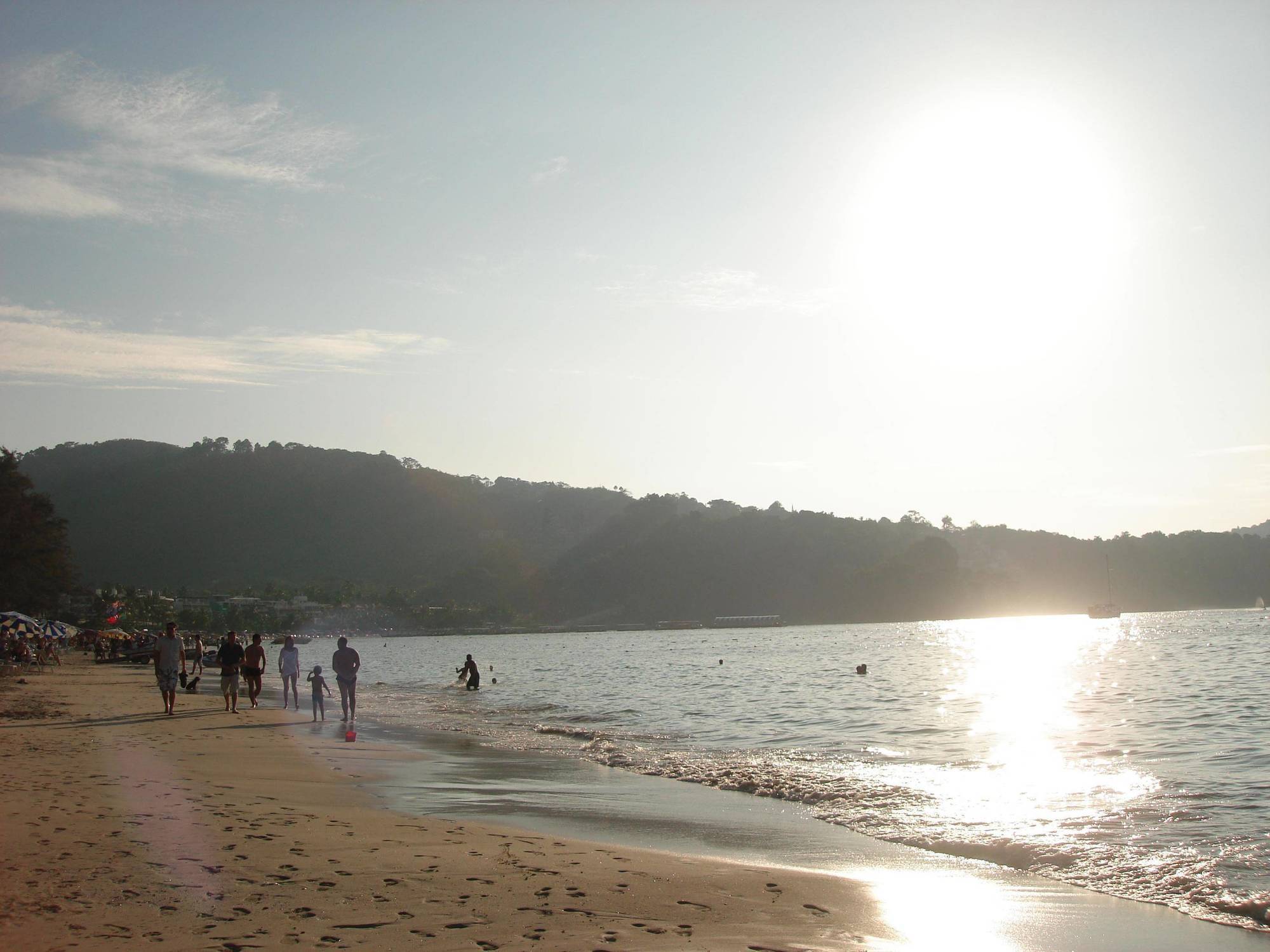 Tropicoza Hostel Patong Ngoại thất bức ảnh
