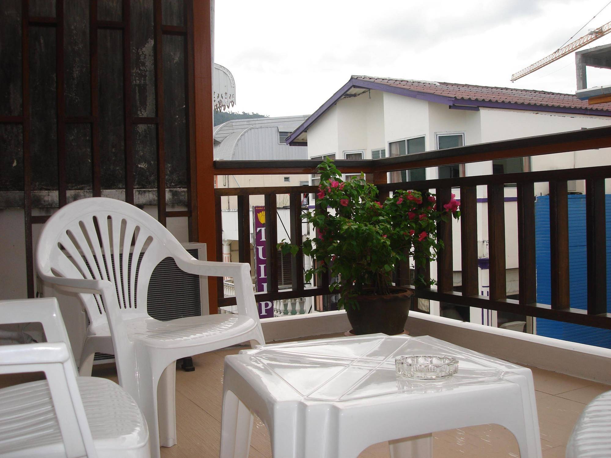 Tropicoza Hostel Patong Ngoại thất bức ảnh