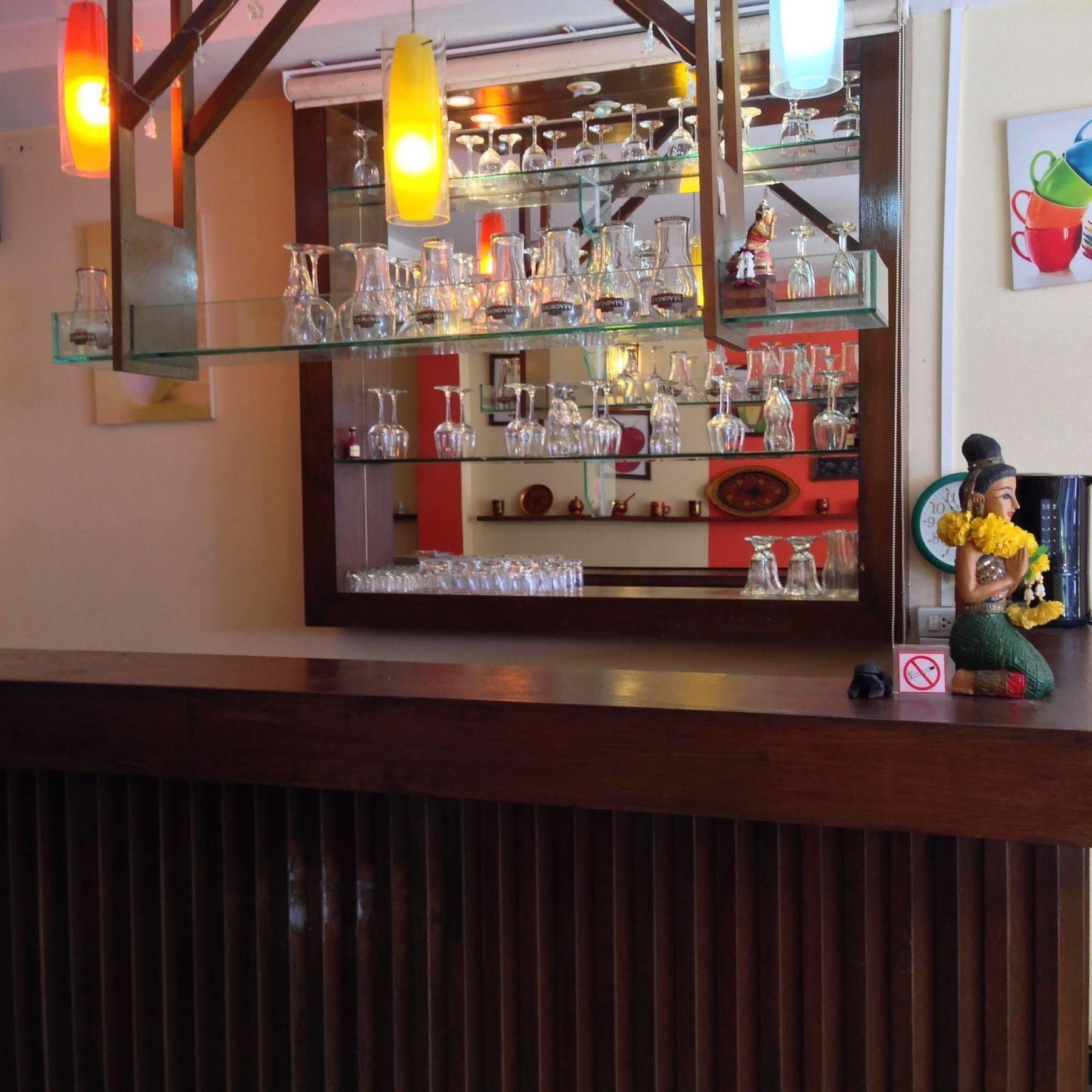 Tropicoza Hostel Patong Ngoại thất bức ảnh
